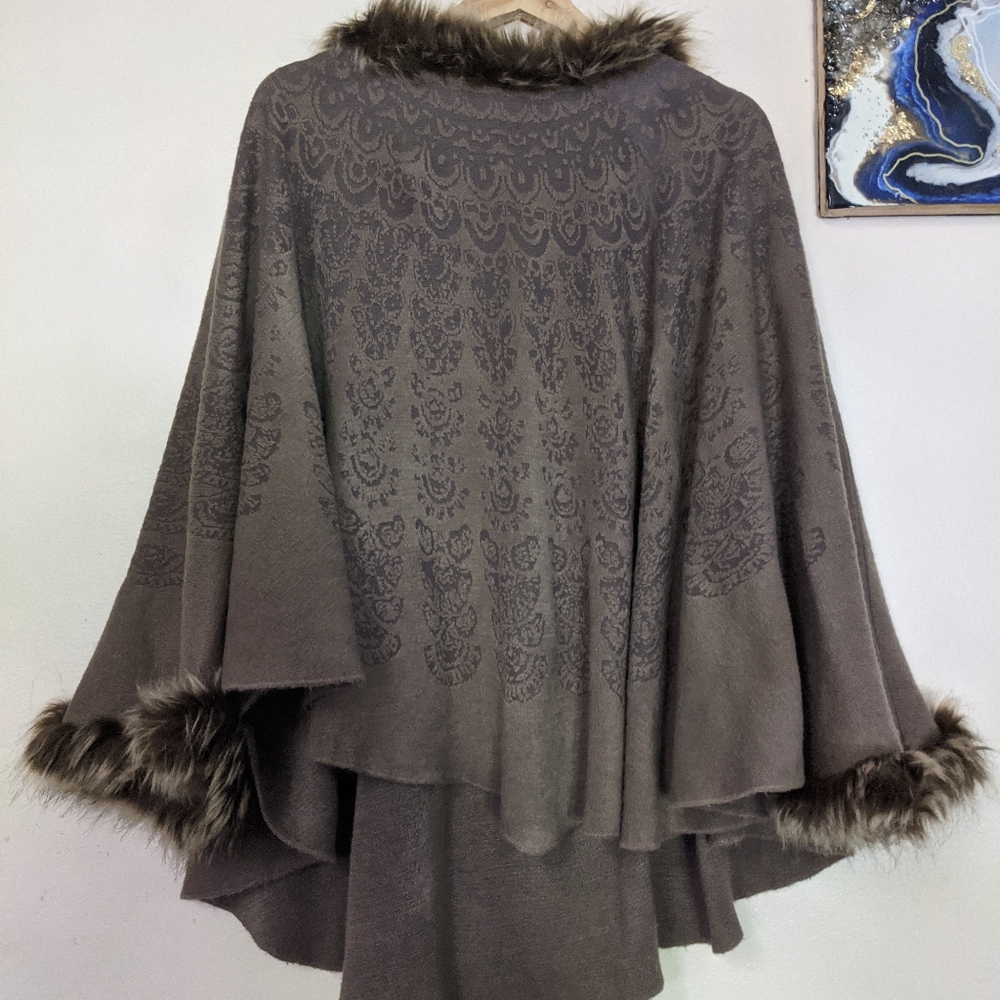 Earthtone Faux Fur Poncho with Paisley Design